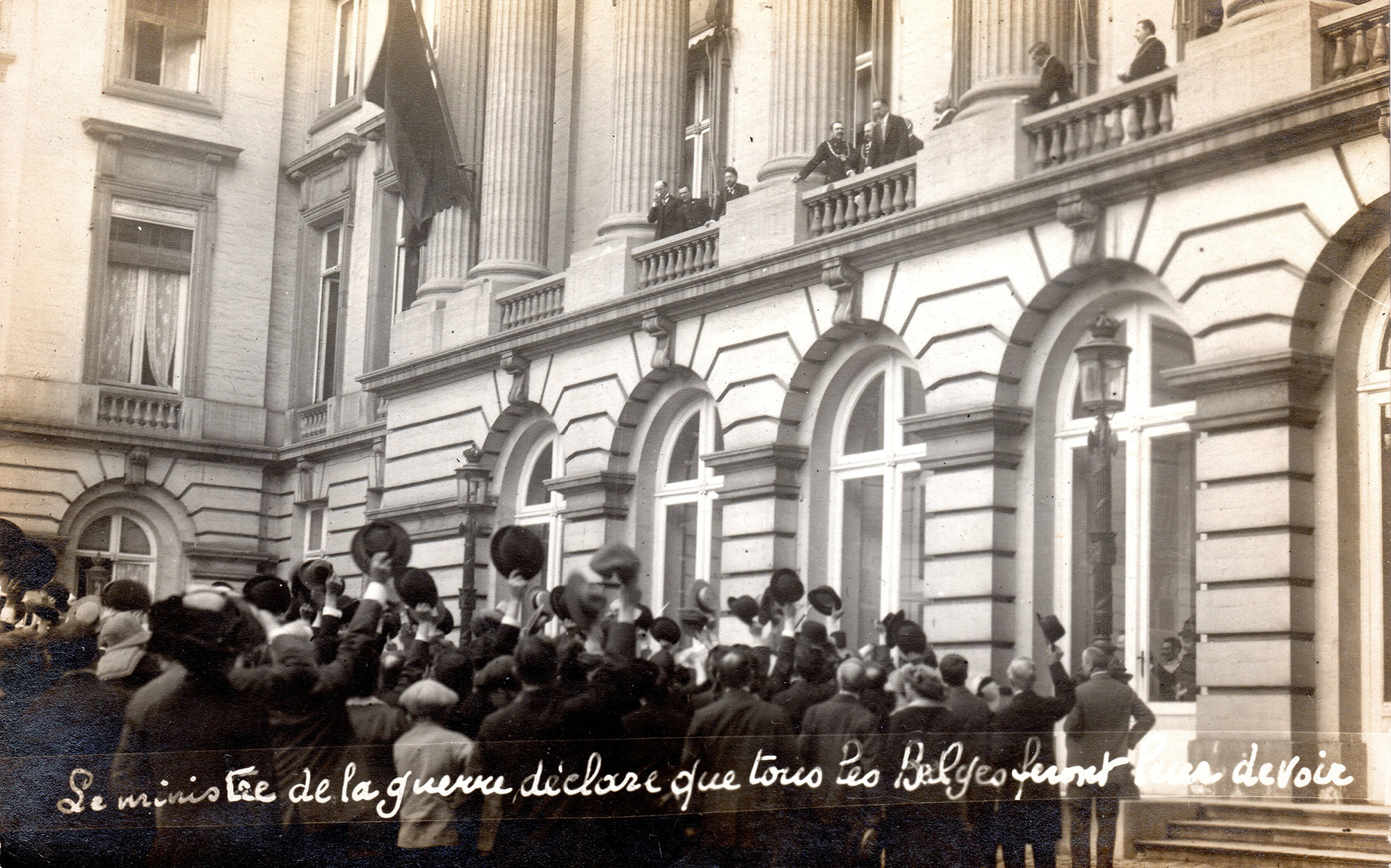 4 augustus 1914, Brussel, Charles de Broqueville spreekt het Belgische  volk toe